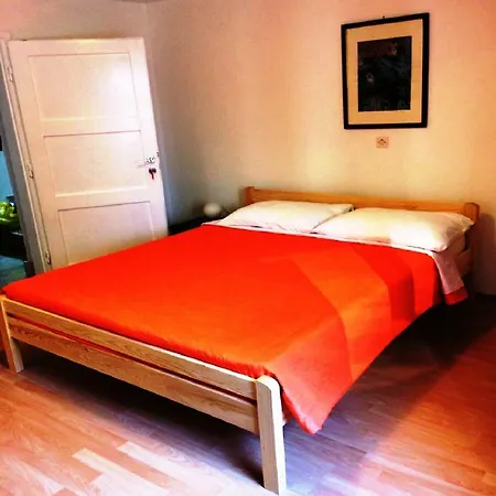 Molo Beach Homestay *